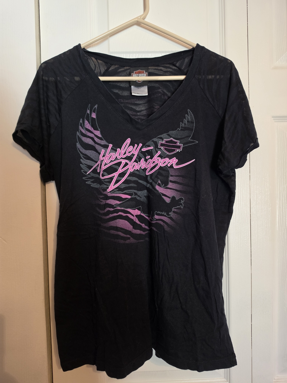 Vintage Harley-Davidson Black V-Neck Tee with Pink Graphic Eagle
